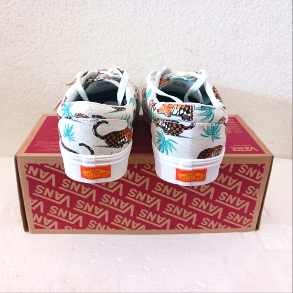 Vans - Picture 3 of 4